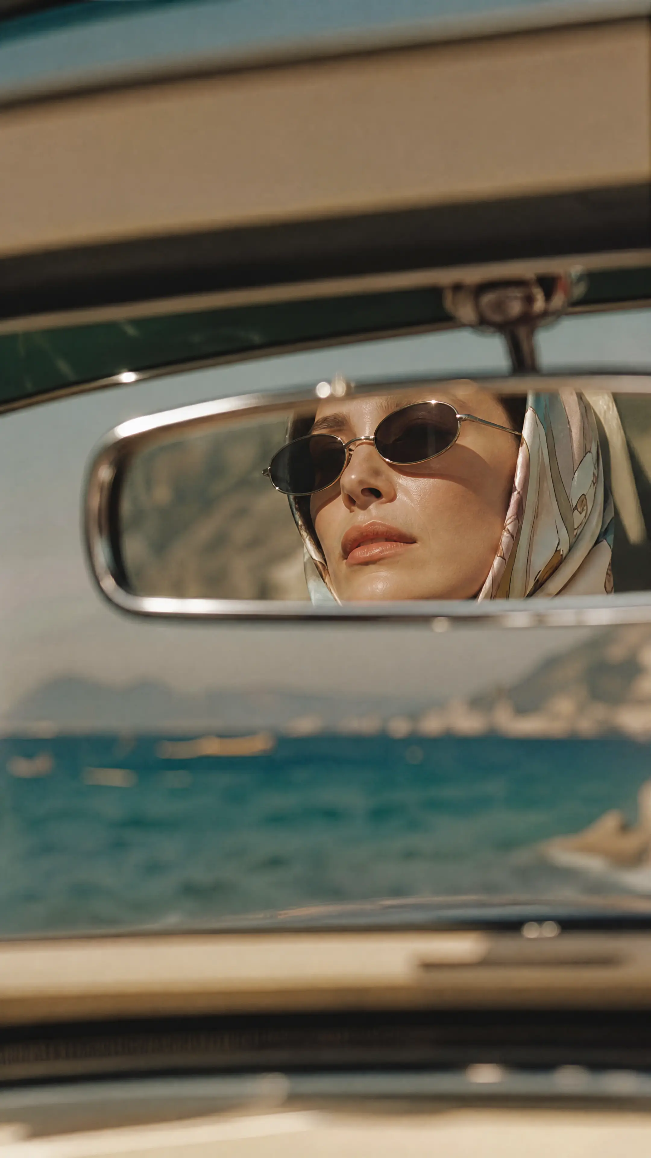Rearview Fashion Reflection