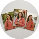 Creator che seleziona scatti per i social con le foto disposte in griglia sullo schermo